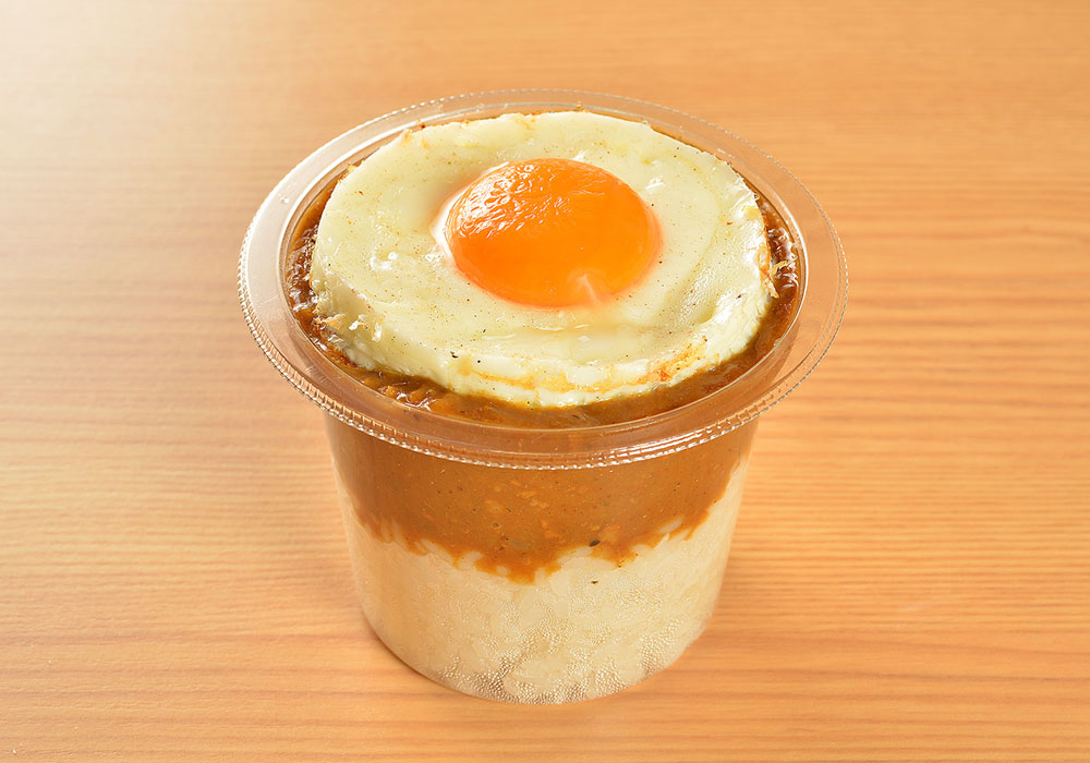 カップカレー (目玉焼のせ)