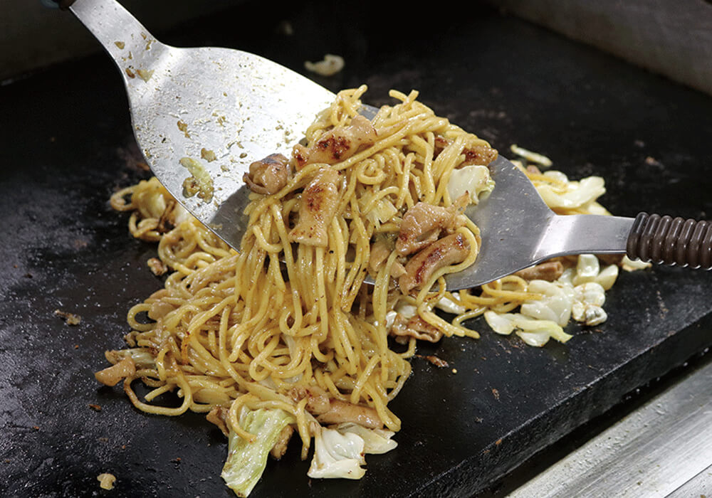 国産豚ホルモン焼きそば（味噌/塩）