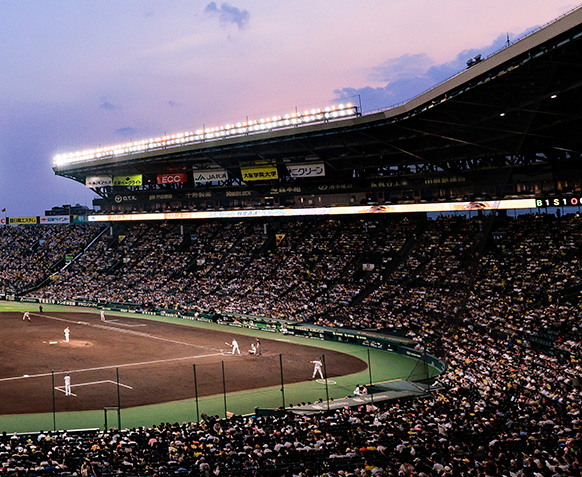 甲子園球場ナイター風景