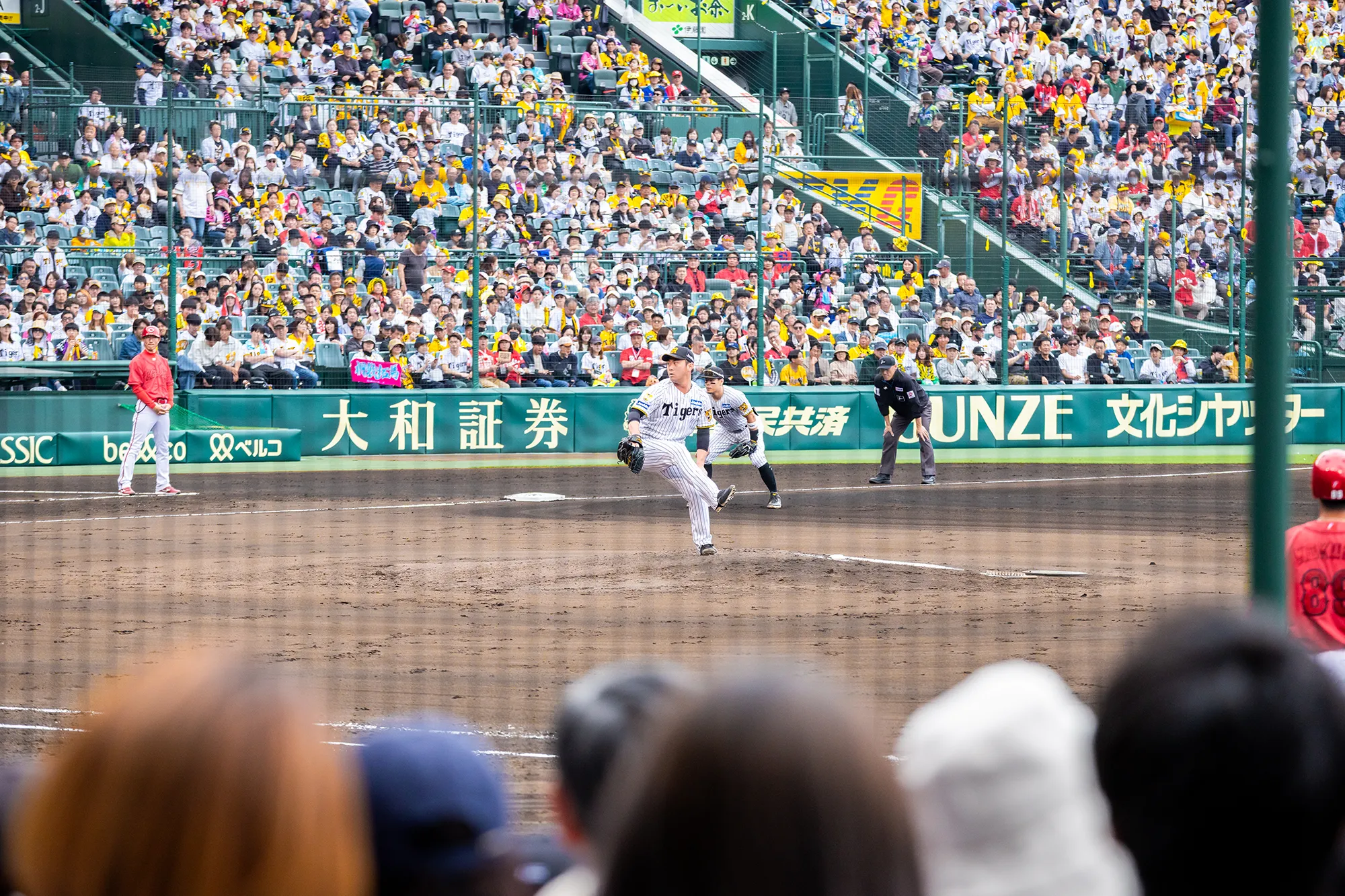 SMBCシート(1塁)からの風景写真