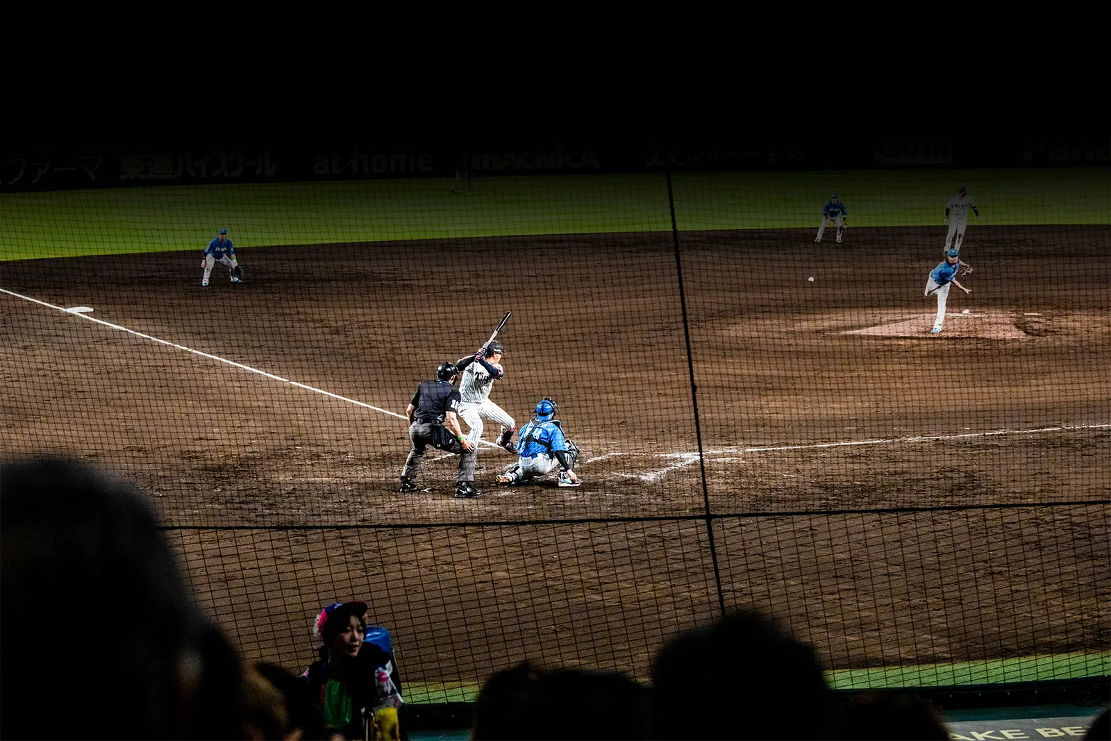 お取引先との観戦イメージ写真